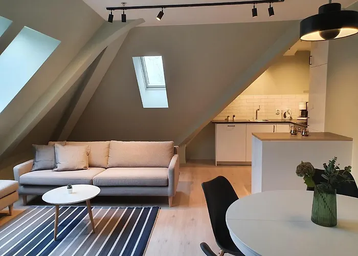 Kong Oscars Apartments