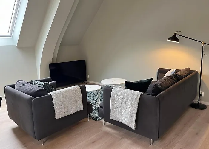 Kong Oscars Apartments
